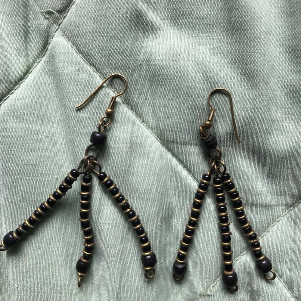 Women's earrings